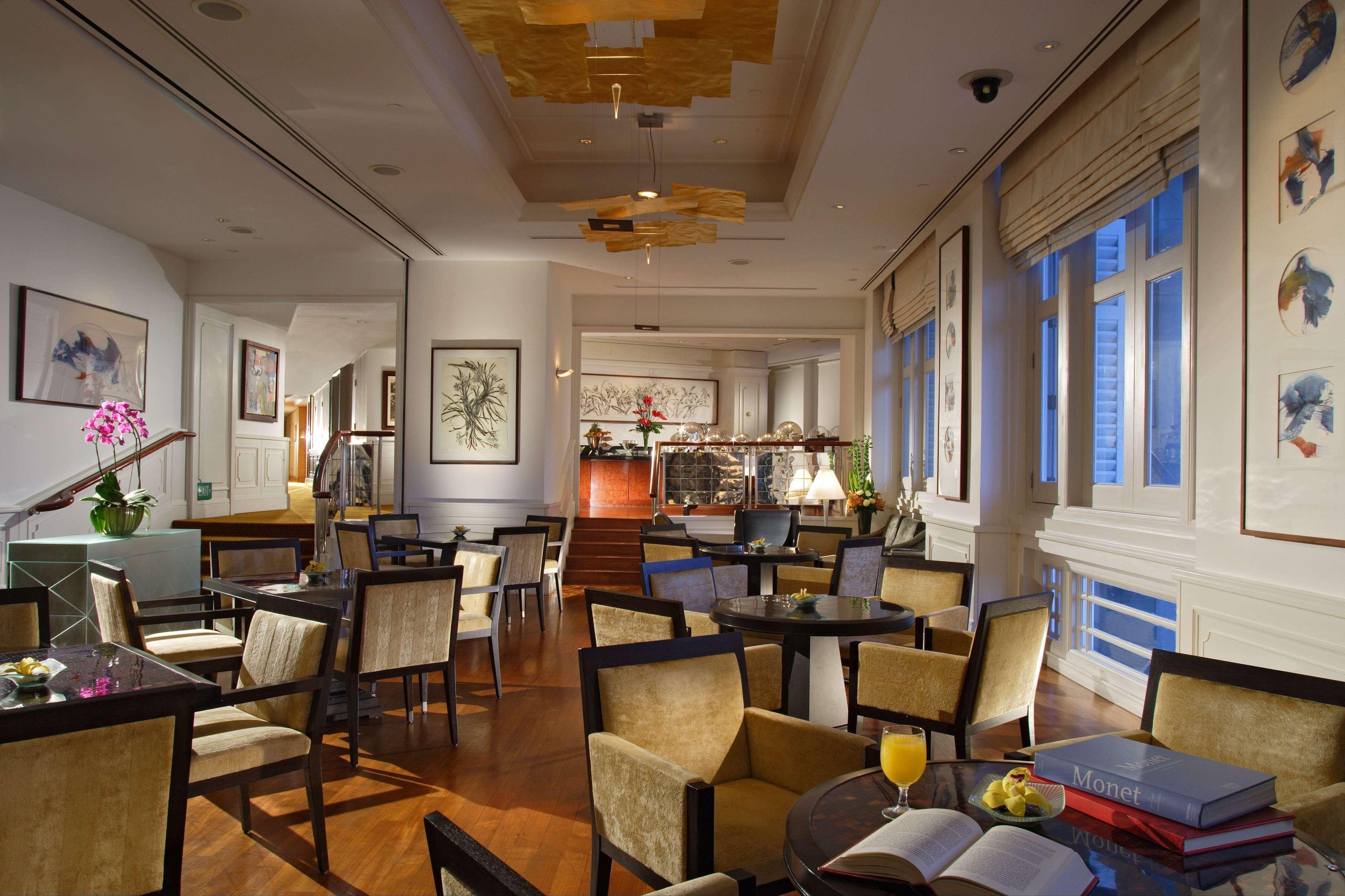 The Fullerton Hotel Σιγκαπούρη Εσωτερικό φωτογραφία The Club at the Four Seasons Hotel, Hong Kong
