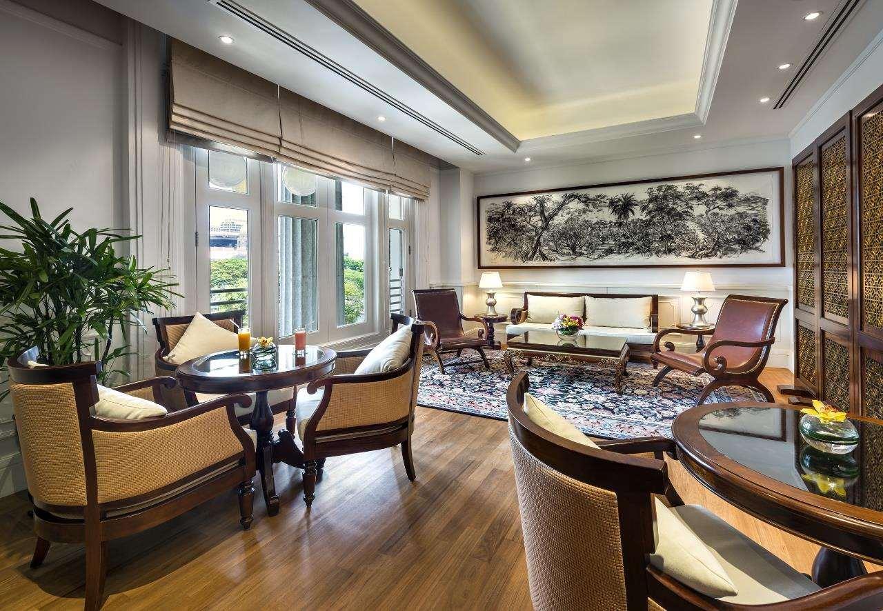The Fullerton Hotel Σιγκαπούρη Εξωτερικό φωτογραφία The living room of a suite at the Mandarin Oriental, Singapore